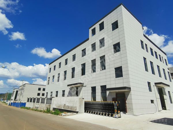 擠塑板有著很好的防水性和防潮性！