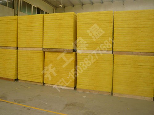 玻璃棉板經過處理后可以制成吸聲吊頂板或吸聲墻板。